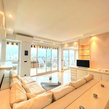Colony Apartment With Parking, By Welcome To Cannes